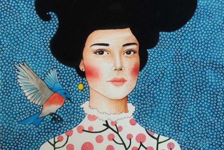 Frau mit roten Backen und Vogel auf der Schulter