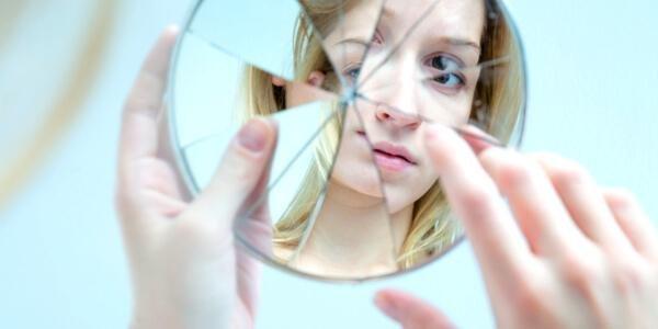 11 Anzeichen dafür, dass du zu selbstkritisch bist