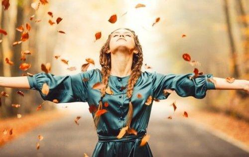 5 ungewöhnliche Angewohnheiten, die die Macht haben, dich glücklicher zu machen