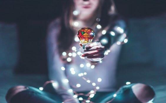 Wie wir laut der Wissenschaft auf diese 7 Weisen unser Glück finden