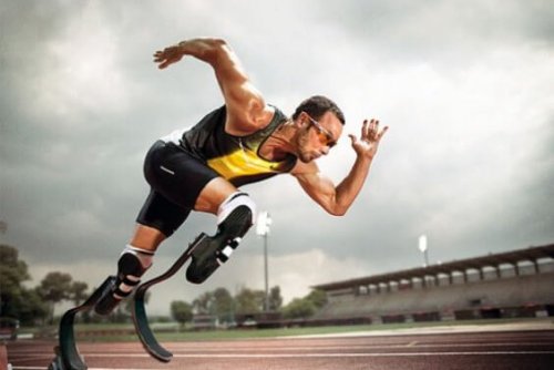 Sprinter mit zwei Prothesen