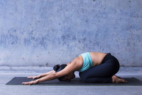 Yoga-Haltung des Kindes