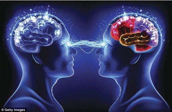 Gibt es Telepathie wirklich? Kann man die Gedanken anderer Menschen lesen?