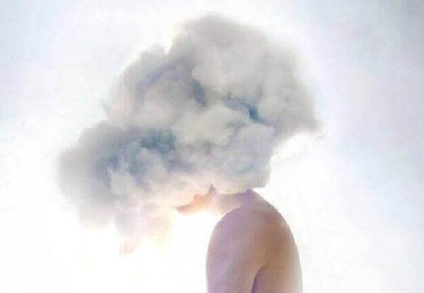 Mental Fog, dargestellt durch eine Wolke um den Kopf