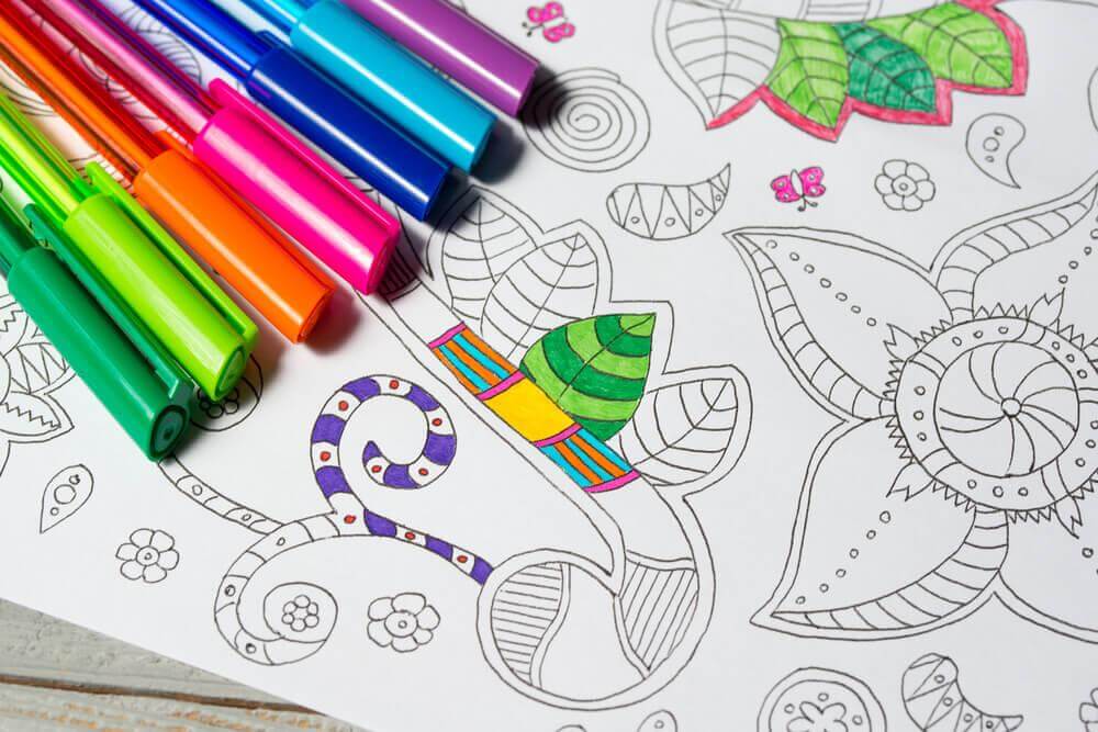 Mandala und Farbstifte