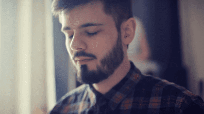 Erwachsene Söhne kontrollierender Mütter: Auswirkungen einer toxischen Bindung