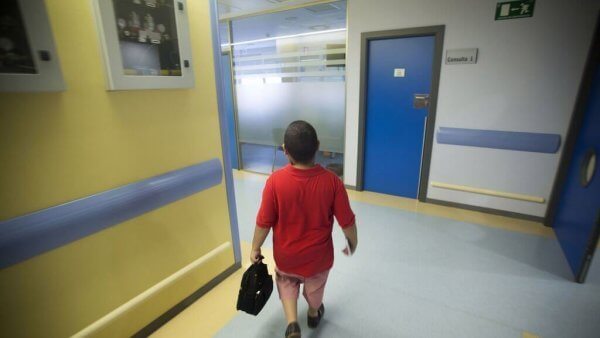 Der Junge im Krankenhaus