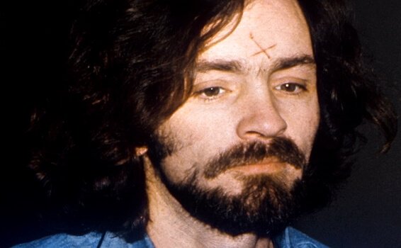 Charles Manson und die Psychologie hinter seinem teuflischen Kult