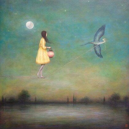 Ein Mädchen balanciert auf einem Seil, das von einem Vogel durch die Luft gezogen wird.