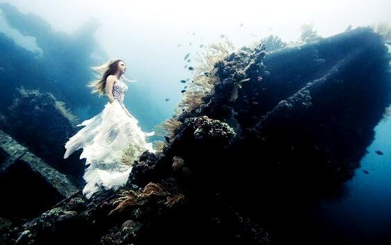 Wenn du ganz unten angekommen bist, bleibe nicht dort: Steh auf!