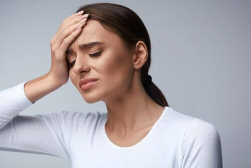 Behandle Kopfschmerzen mit mehr Wasser und weniger Paracetamol
