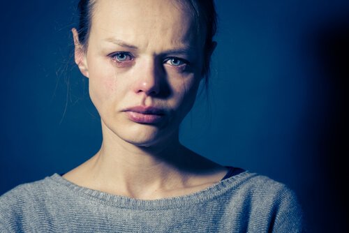 Eine weinende Frau