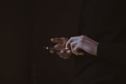 Hand bedient Smartphone