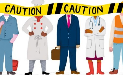 Personen hinter Absperrband