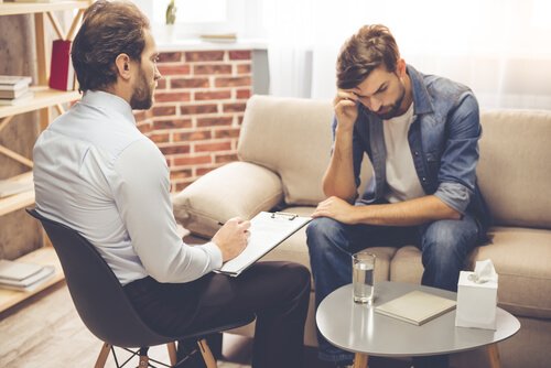 Psychologe mit einem Patienten