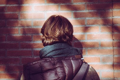 Warum unsichere Menschen intellektuelles Mobbing betreiben