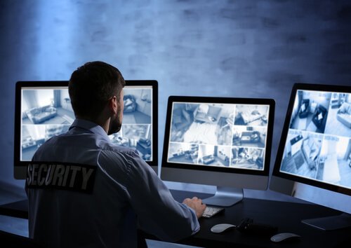 blaues Licht von Bildschirmen kann schädlich sein