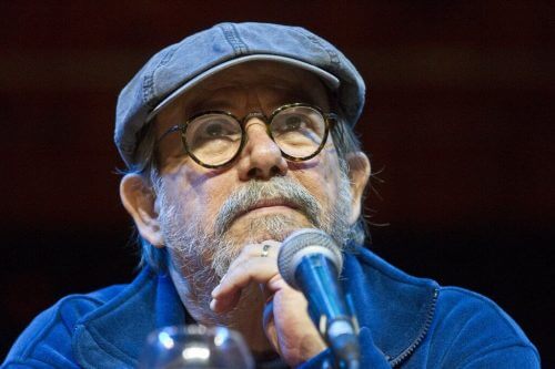 Silvio Rodríguez auf einem Konzert.