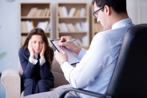 Psychologe mit Patientin