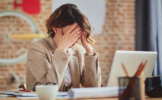 4 Methoden, um mit hinterlistigen Arbeitskollegen umzugehen