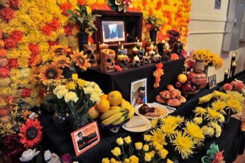 Altar am Tag der Toten, um die zu ehren, die nicht mehr da sind