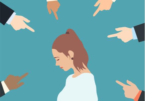 8 Strategien, um nicht der Versuchung zu verfallen, andere zu verurteilen