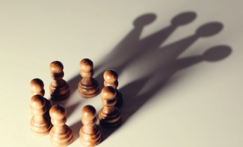 5 kognitive Verzerrungen, die Menschen in Machtpositionen begünstigen