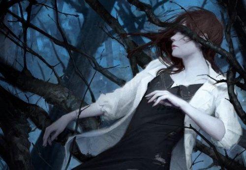 Frau umgeben von vielen Ästen