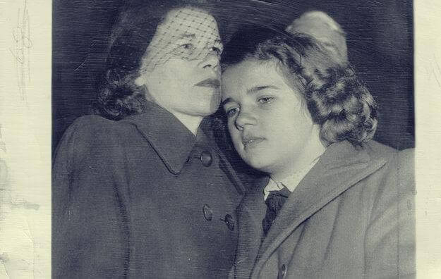 Sally mit ihrer Mutter