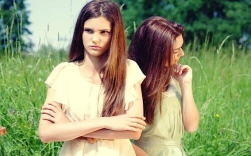 Freundinnen, die Groll hegen