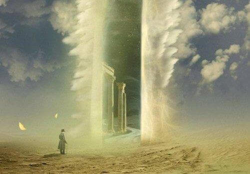 Mann nähert sich der Himmelspforte