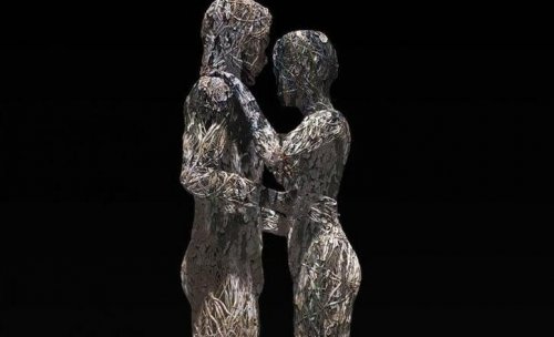 Statue eines Paares