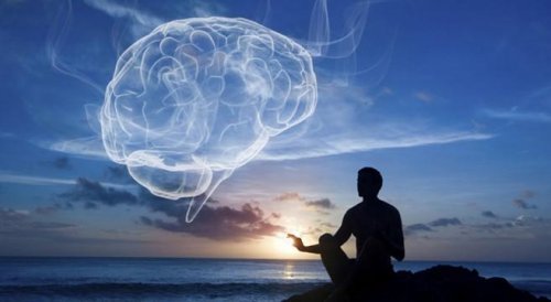 Spirituelles Gehirn über dem Meer