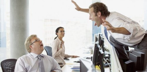 Ein toxischer Kollege sorgt für Zoff im Büro.