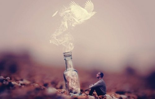 Taube fliegt aus einer Flasche