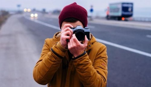 Mann macht ein Foto