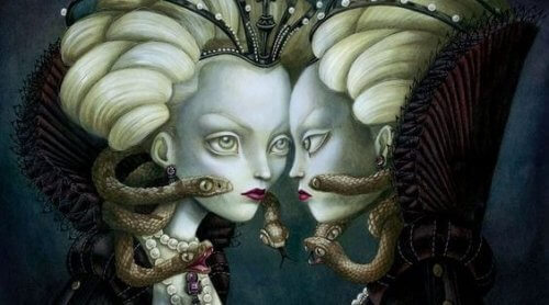 Medusa steht ihrem Zwilling entgegen.