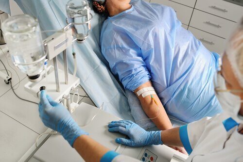 Eine Patientin im Koma