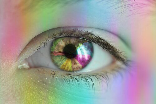 Ein Auge in bunten Farben