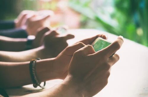 Digital Detox: sich trennen, um sich zu verbinden