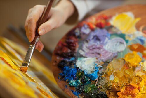 Kreativität und bipolare Störung - Farbe, Hand und Pinsel