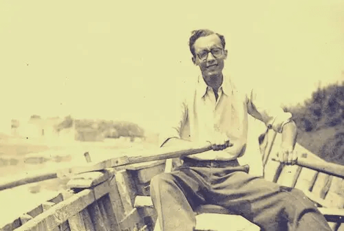 José Saramago in einem Ruderboot