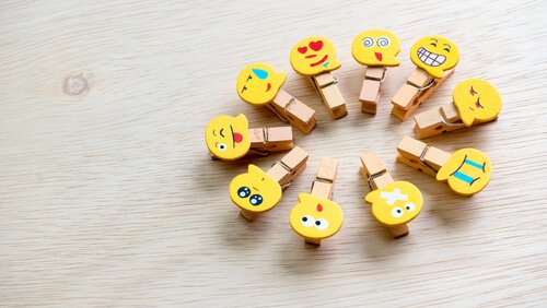 Klammern mit Emojis