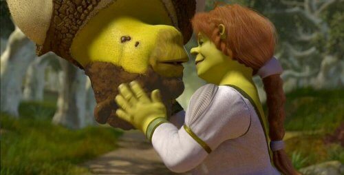 Fiona küsst Shrek.