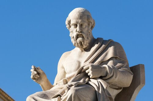 Eine Statue des griechischen Philosophen Platon