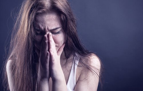 Eine Frau mit Drogenproblem.