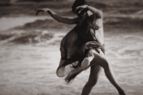Isadora Duncan beim Tanz
