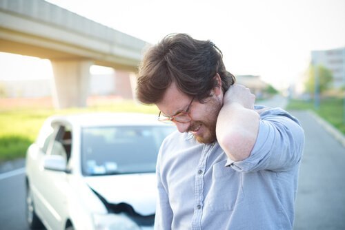 Schleudertrauma: Symptome, Ursachen und Behandlung