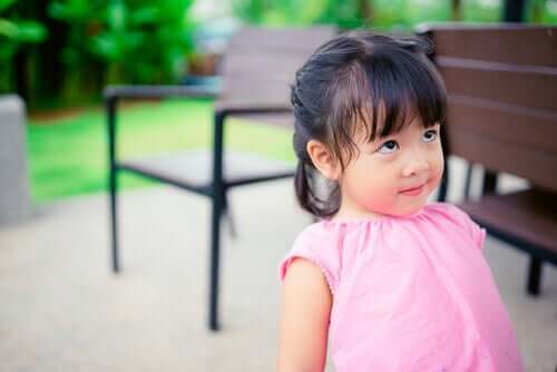 Mädchen möchte immer perfekt sein