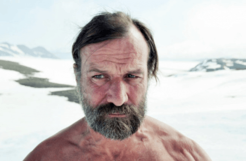Ein Foto von Wim Hof in der Arktis.
